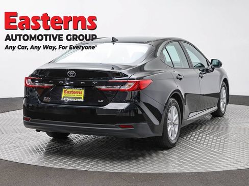 Used 2025 Toyota Camry LE FWD image 5