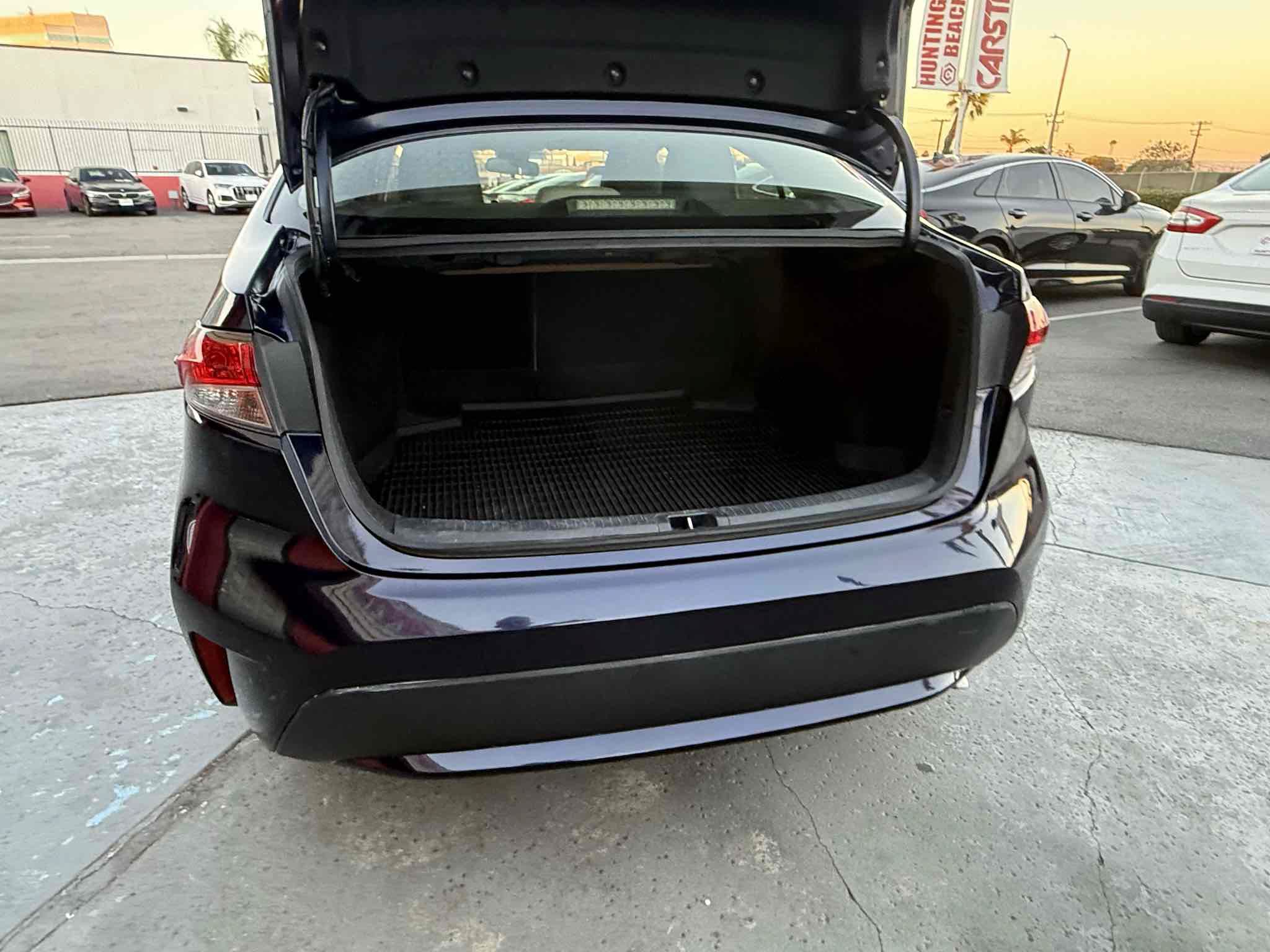 Used 2020 Toyota Corolla LE FWD image 66