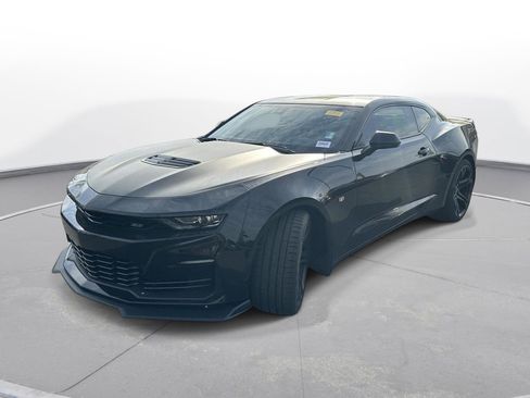 Used 2020 Chevrolet Camaro SS image 2