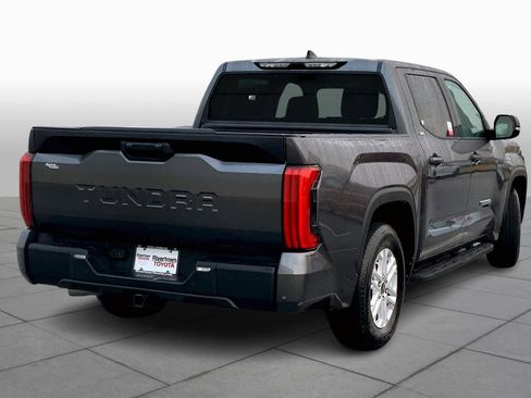 Used 2022 Toyota Tundra SR5 w/ SR5 Premium Package image 12