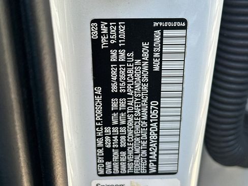 Certified 2023 Porsche Cayenne w/ Premium Package AWD/4WD image 29