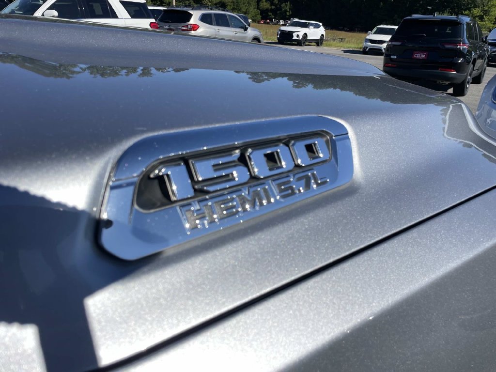Used 2019 RAM 1500 Laramie AWD/4WD image 37