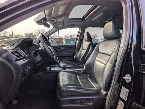 Used 2022 Honda Pilot Touring image 11