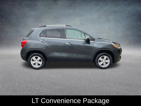Used 2018 Chevrolet Trax LT w/ LT Convenience Package AWD/4WD image 8
