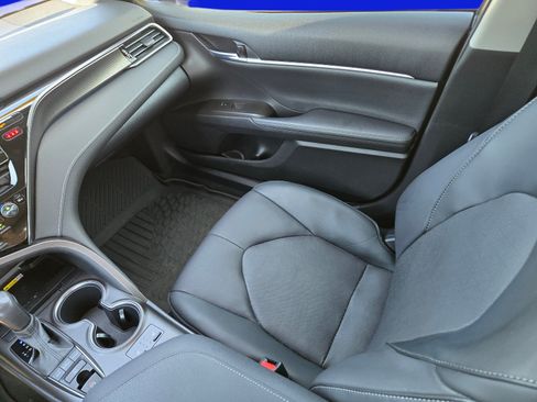 Used 2023 Toyota Camry XSE FWD image 19