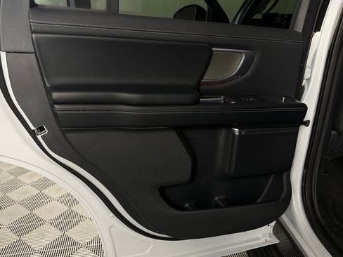 Used 2025 Ford Expedition Platinum AWD/4WD image 27
