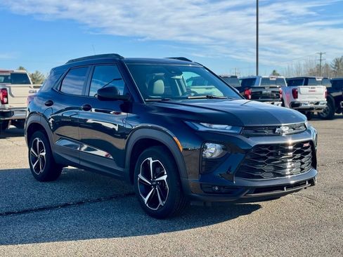 Used 2021 Chevrolet TrailBlazer RS w/ Technology Package image 9