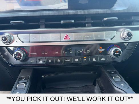 Used 2024 Kia Telluride EX w/ EX Captain's Chair Package AWD/4WD image 14