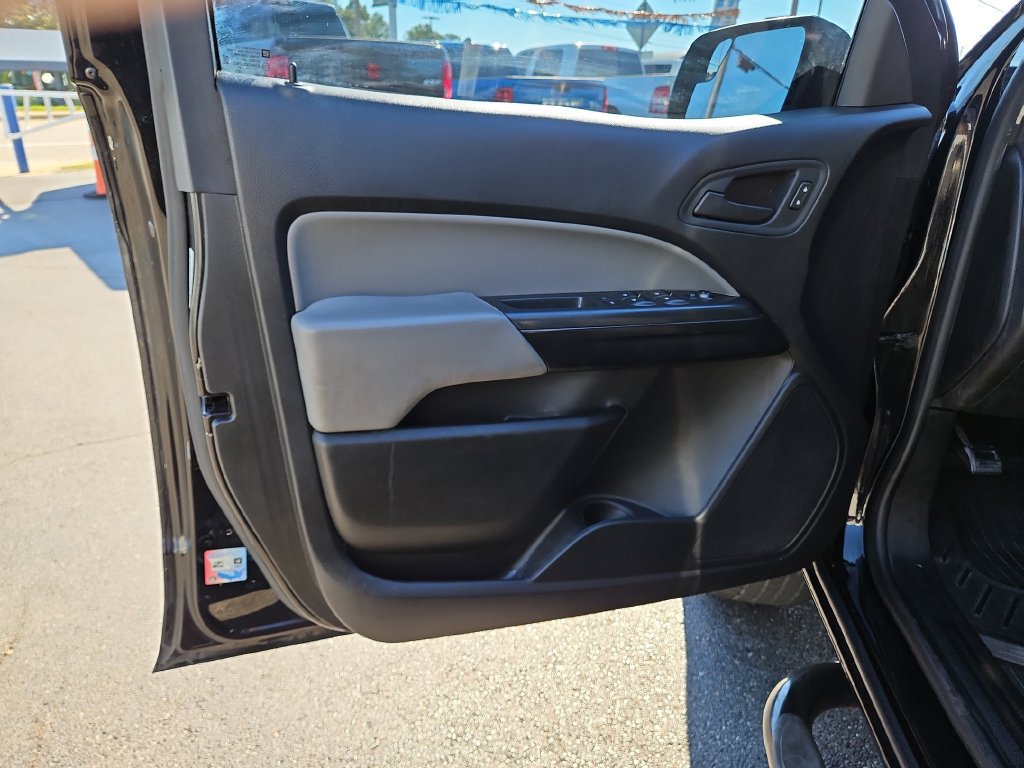 Used 2021 Chevrolet Colorado W/T w/ Custom Special Edition AWD/4WD image 25