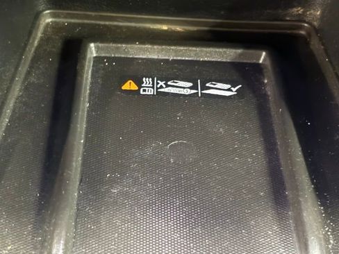 Used 2022 Chevrolet Traverse LT image 29