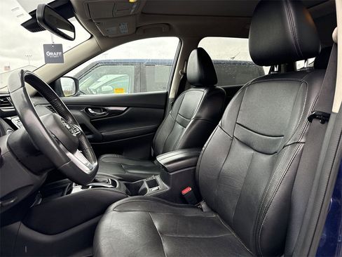 Used 2017 Nissan Rogue SL w/ SL Premium Package image 13