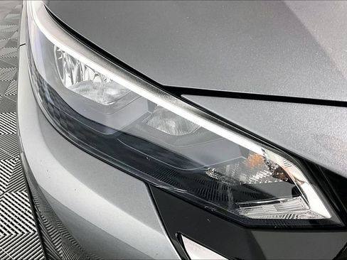 Used 2024 Nissan Sentra SV FWD image 28