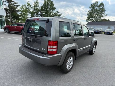 Used 2012 Jeep Liberty Sport AWD/4WD image 6