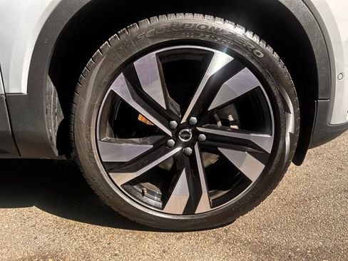 Used 2024 Volvo XC40 B5 Plus w/ Protection Package Premier AWD/4WD image 33