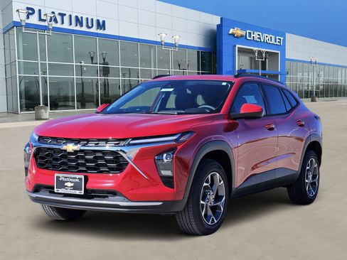 New 2026 Chevrolet Trax LT image 2