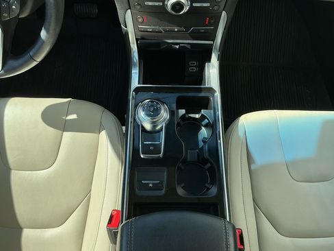 Used 2019 Ford Edge Titanium w/ Cold Weather Package image 16