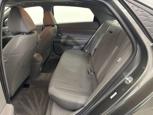 Used 2025 Hyundai Elantra SEL FWD image 26
