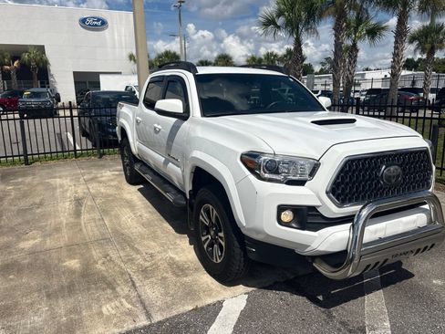 Used 2019 Toyota Tacoma TRD Sport AWD/4WD image 14