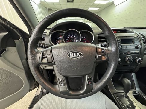 Used 2011 Kia Sorento LX image 29