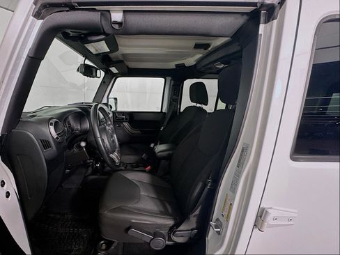 Used 2016 Jeep Wrangler Unlimited Sport image 13