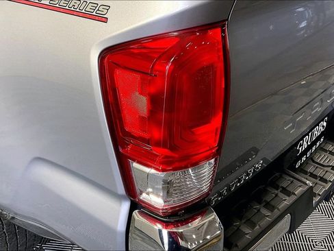Used 2016 Toyota Tacoma SR5 w/ Towing Package RWD image 36