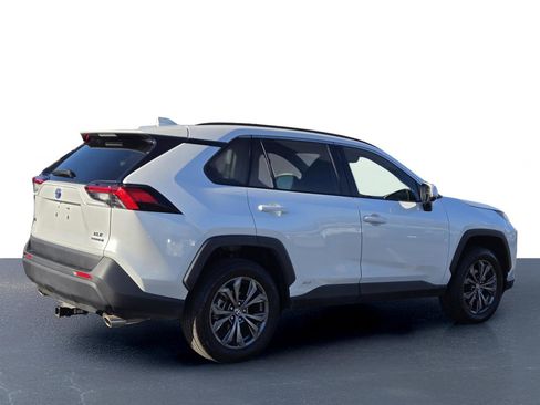 Used 2023 Toyota RAV4 XLE Premium image 7