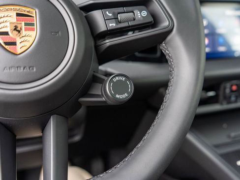 New 2026 Porsche Macan Electric RWD image 22