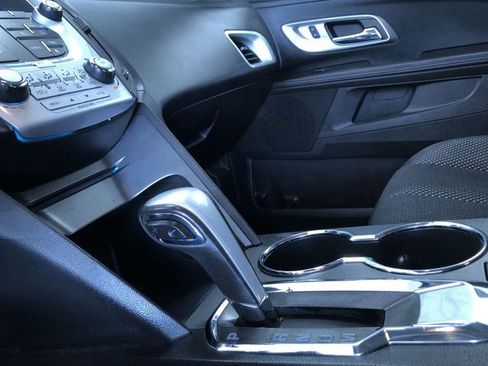 Used 2015 Chevrolet Equinox LT w/ Driver Convenience Package image 28