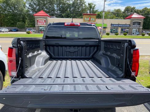 New 2025 Chevrolet Colorado ZR2 AWD/4WD image 6