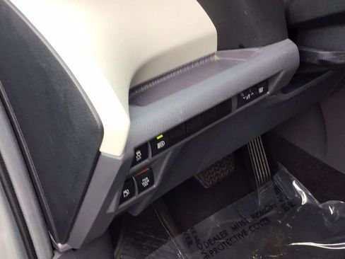 Used 2024 Toyota Sienna LE image 16