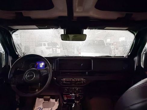 Used 2024 Jeep Wrangler Unlimited Rubicon image 10