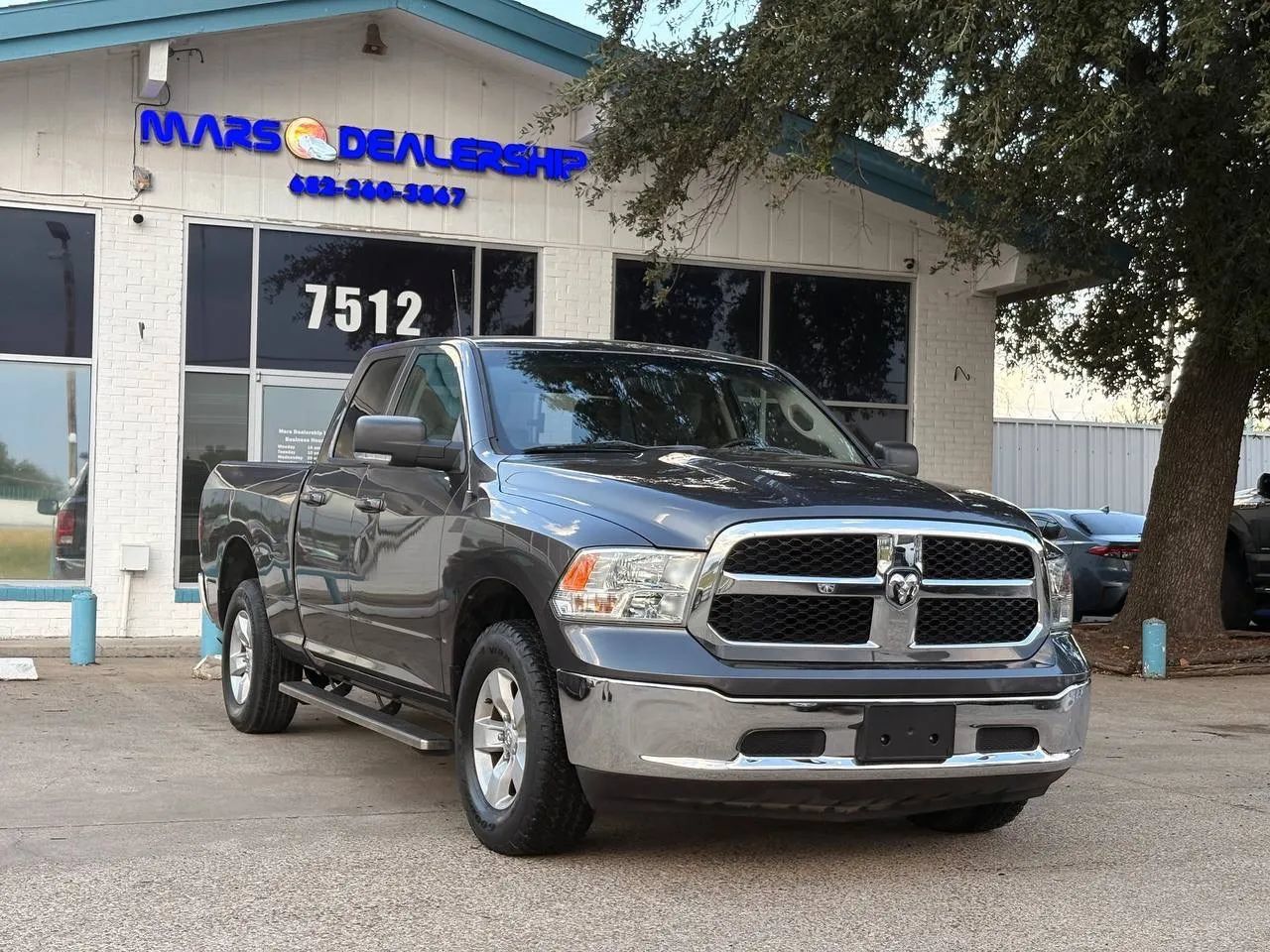 Used 2019 RAM 1500 Classic SLT w/ Luxury Group AWD/4WD image 1