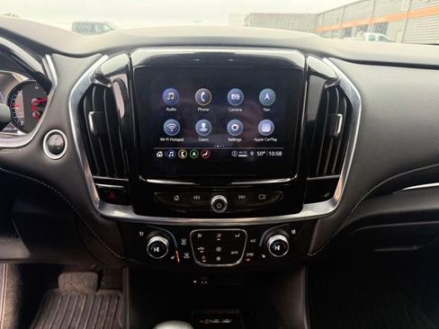 Used 2023 Chevrolet Traverse Premier AWD/4WD image 17