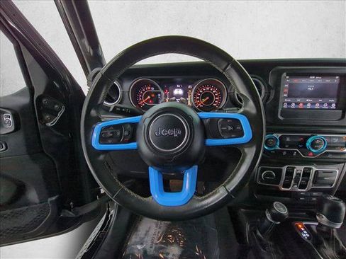 Used 2018 Jeep Wrangler Unlimited Sahara AWD/4WD image 27