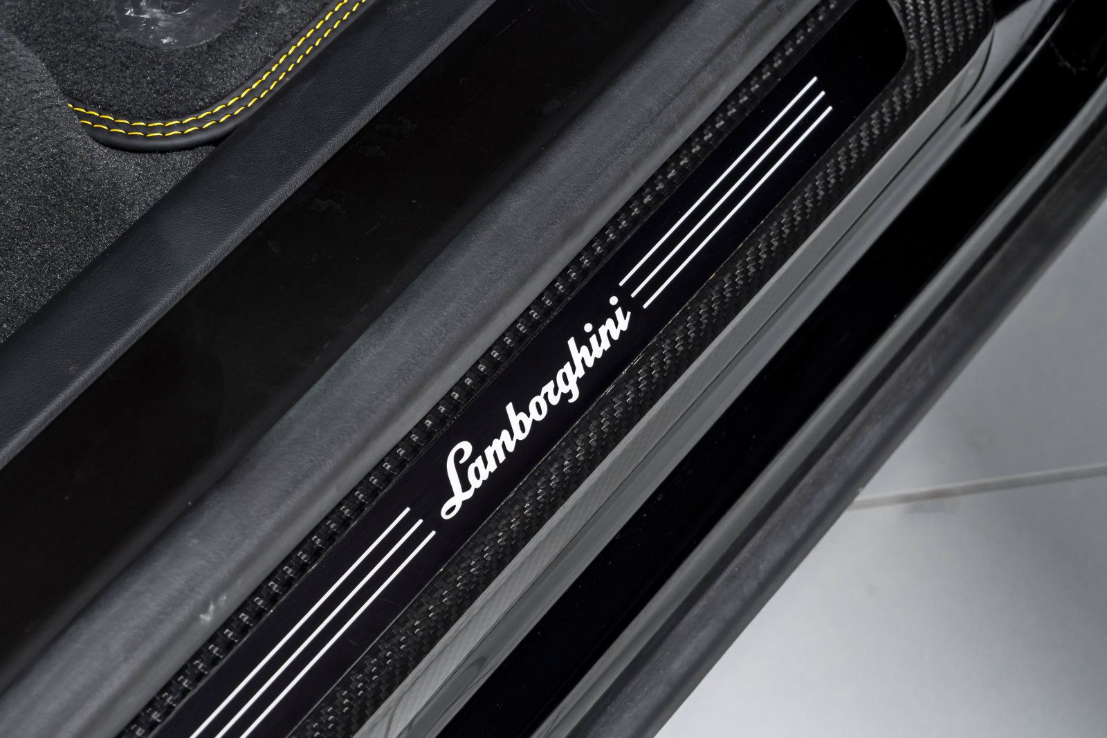 Used 2024 Lamborghini Urus S AWD/4WD image 42