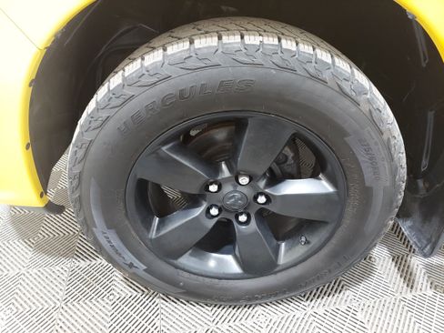 Used 2019 RAM 1500 Express w/ Wheel & Sound Group AWD/4WD image 6