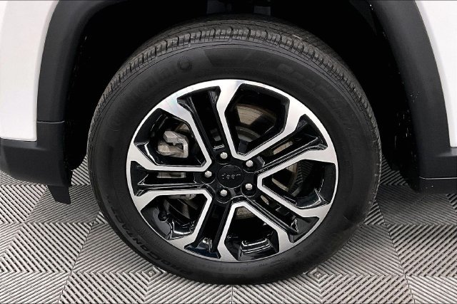 Used 2024 Jeep Compass Limited AWD/4WD image 10