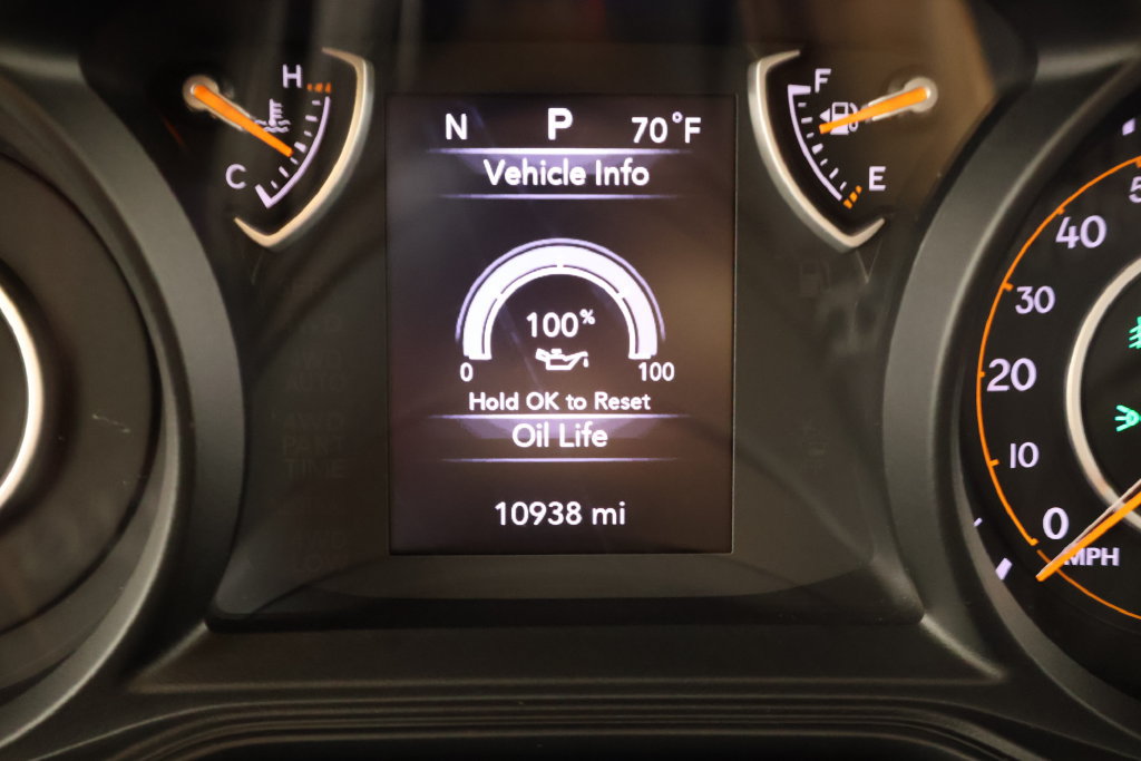 Used 2025 Jeep Wrangler Sport AWD/4WD image 17