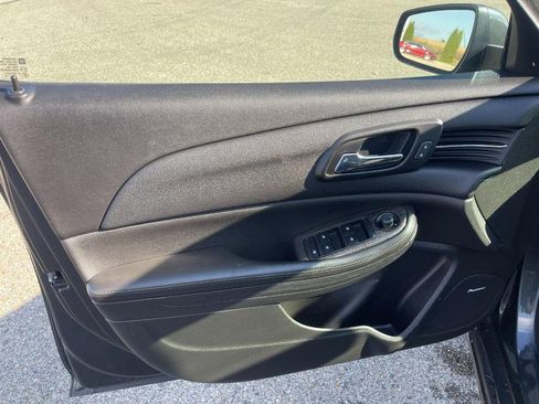 Used 2015 Chevrolet Malibu LT image 10