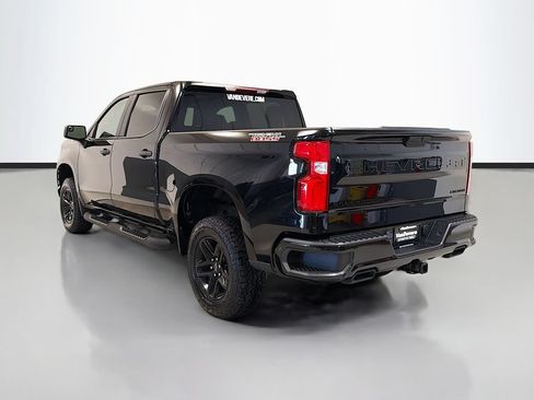 Used 2021 Chevrolet Silverado 1500 Custom Trail Boss w/ Midnight Edition AWD/4WD image 7
