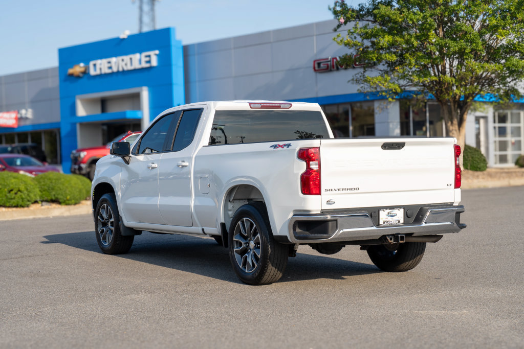 Used 2023 Chevrolet Silverado 1500 LT AWD/4WD image 5