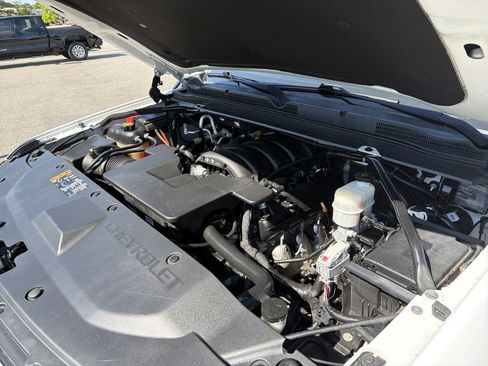 Used 2019 Chevrolet Suburban Premier image 28