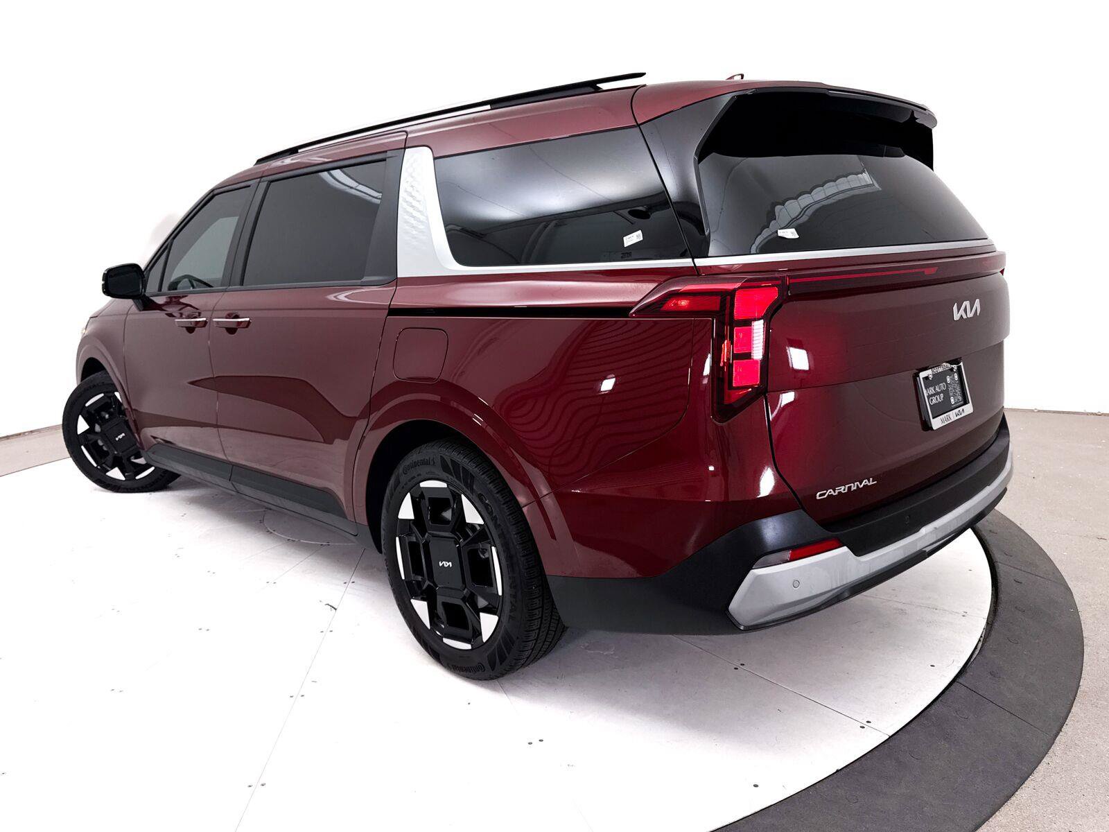 Certified 2026 Kia Carnival EX FWD image 2