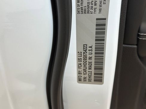 New 2025 Jeep Grand Cherokee Overland w/ Adv Protech Group III image 36