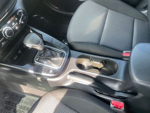 Used 2025 Kia Soul LX w/ LX Technology Package image 41