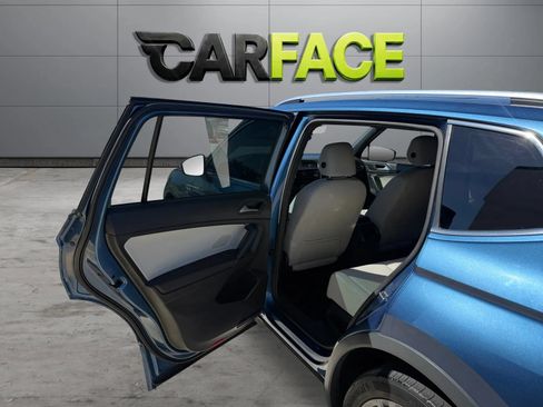 Used 2019 Volkswagen Tiguan SEL R-Line AWD/4WD image 18