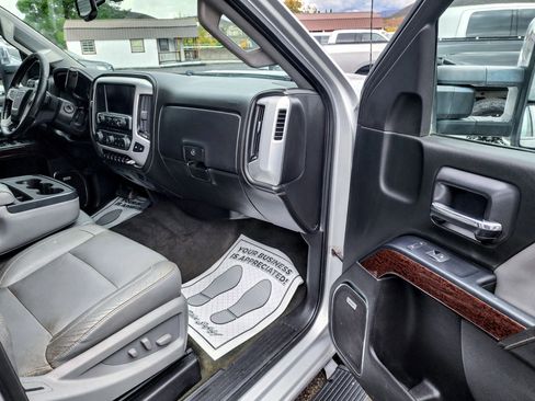 Used 2015 GMC Sierra 3500 SLT w/ Duramax Plus Package image 17