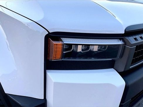 Used 2025 Toyota Land Cruiser Base image 33