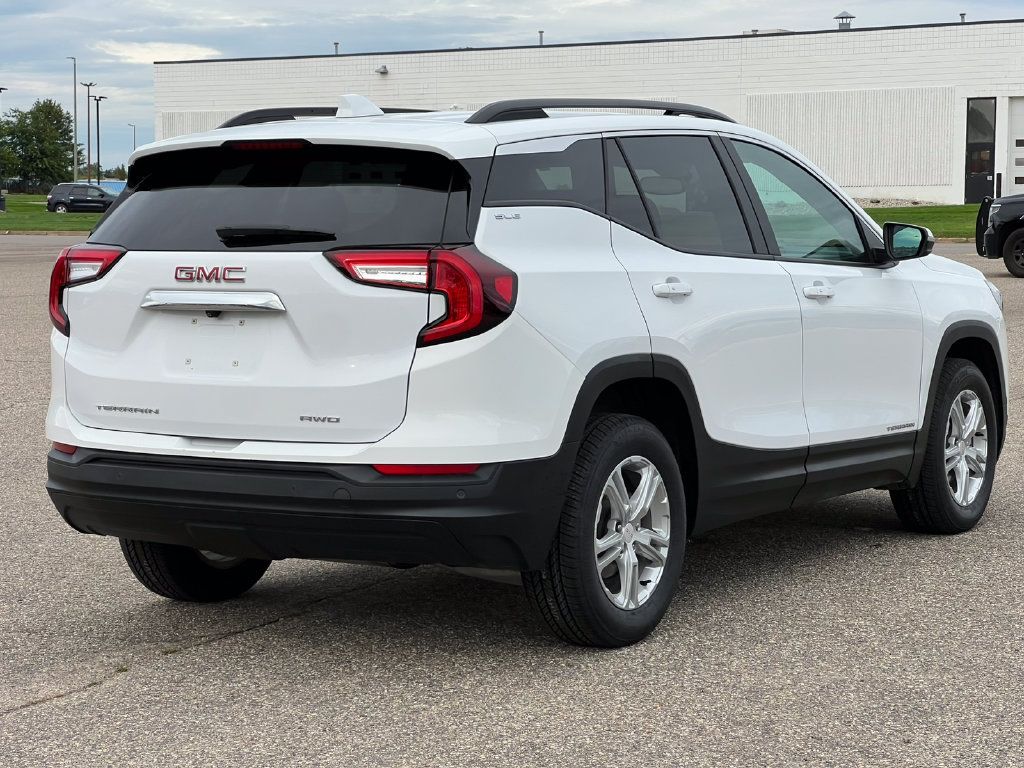 Used 2023 GMC Terrain SLE w/ Driver Convenience Package AWD/4WD image 42