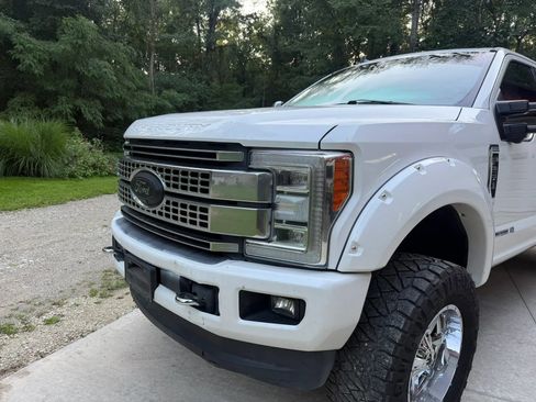 Used 2019 Ford F250 Platinum w/ Platinum Ultimate Package AWD/4WD image 14